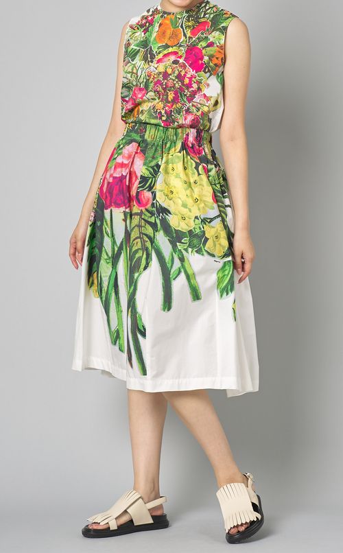 マルチプリントノースリーブブラウス