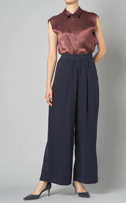 サテンノースリーブシャツ