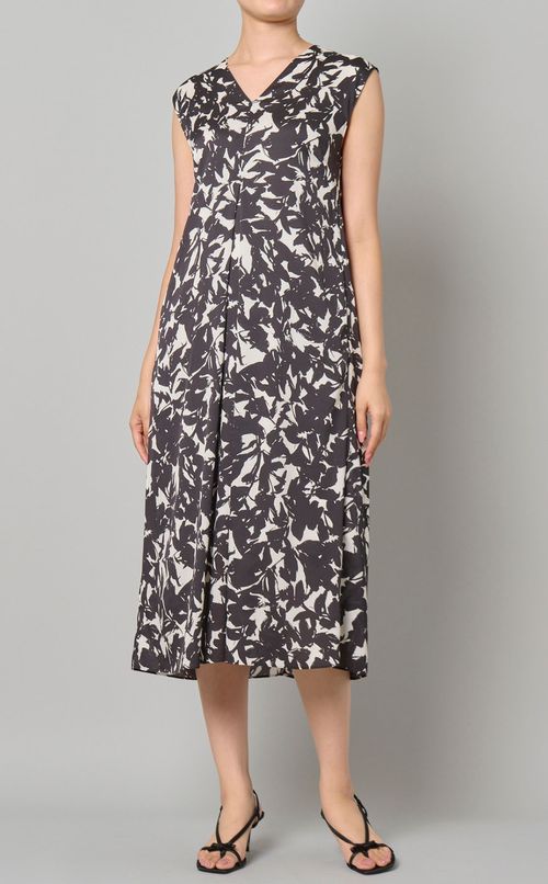 フラワープリントタックワンピース