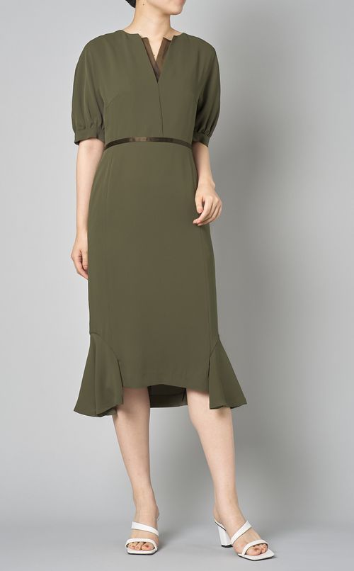 Vネックパフスリーブドレス