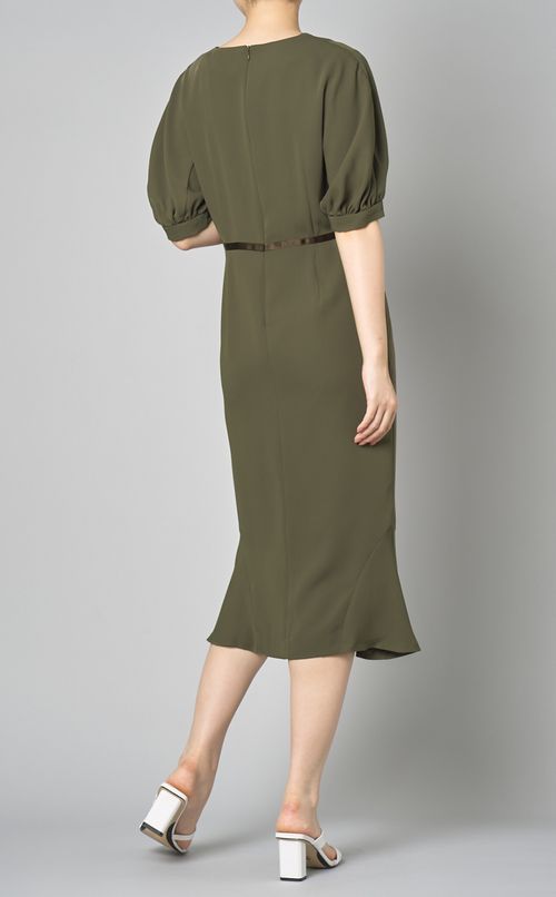 Vネックパフスリーブドレス