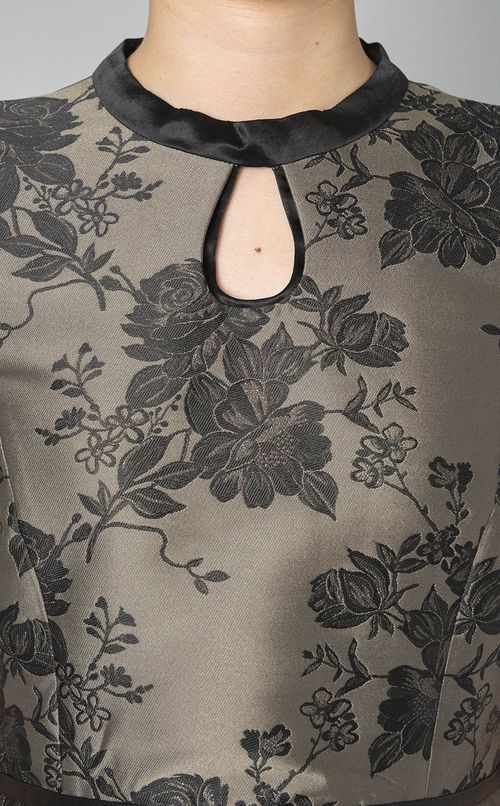 フラワージャガードドレス