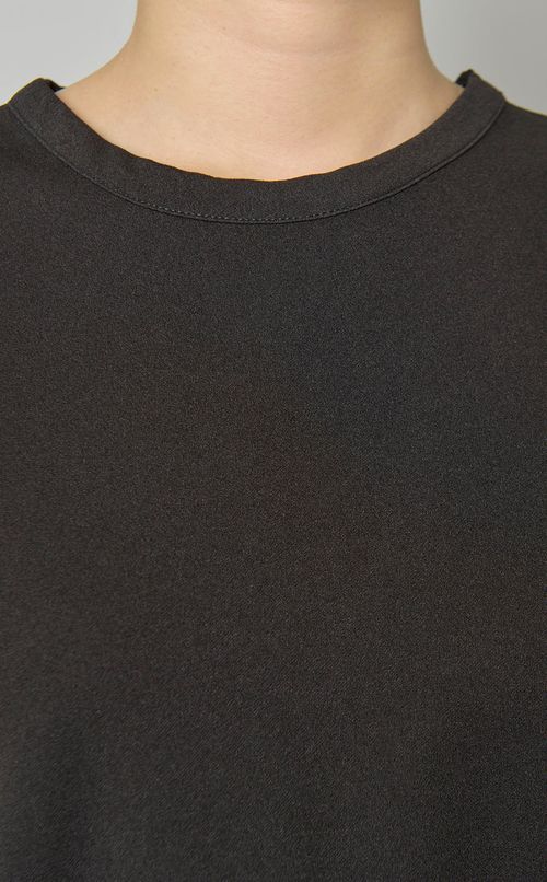 バックVカットプルオーバー