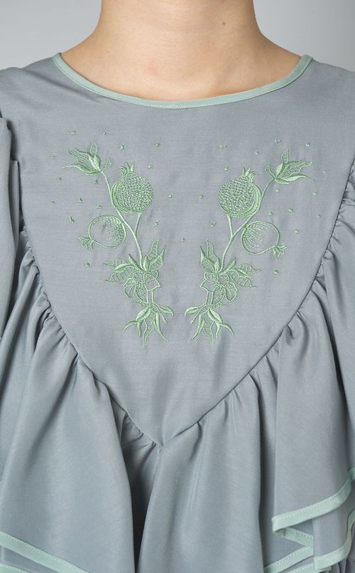 刺繍ティアードラインワンピース