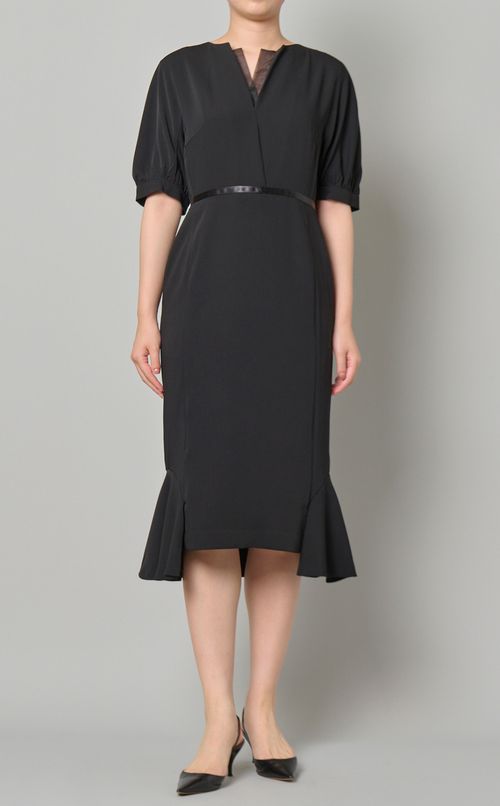 Vネックパフスリーブドレス