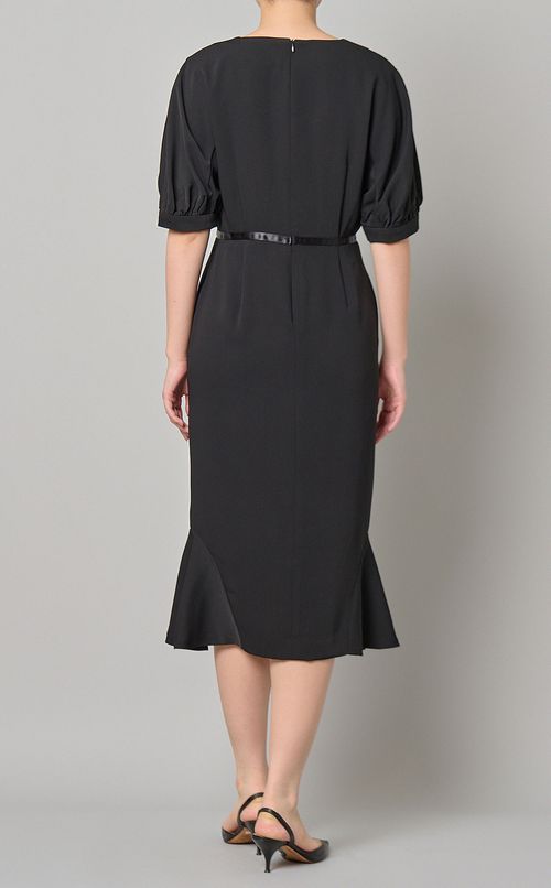 Vネックパフスリーブドレス