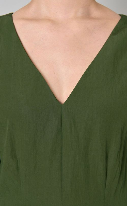 ダブルVネックフレアワンピース