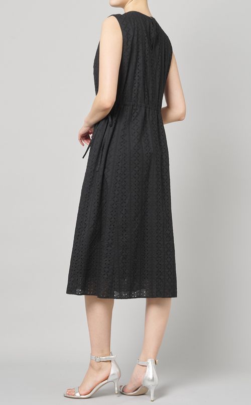 カットワークレースワンピース