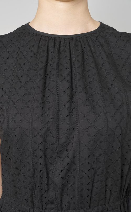 カットワークレースワンピース