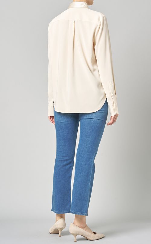 クレーププルオーバーブラウス