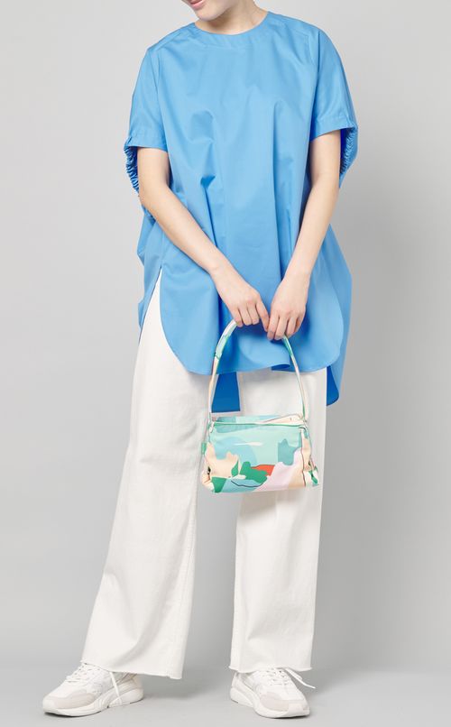 ドルマンスリーブブラウス