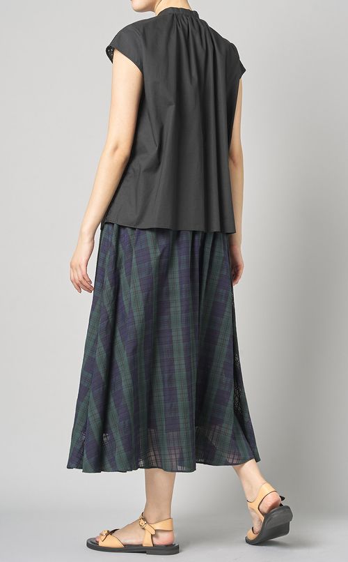 カットワークレースブラウス