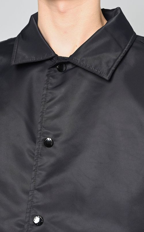 ナイロンコーチジャケット