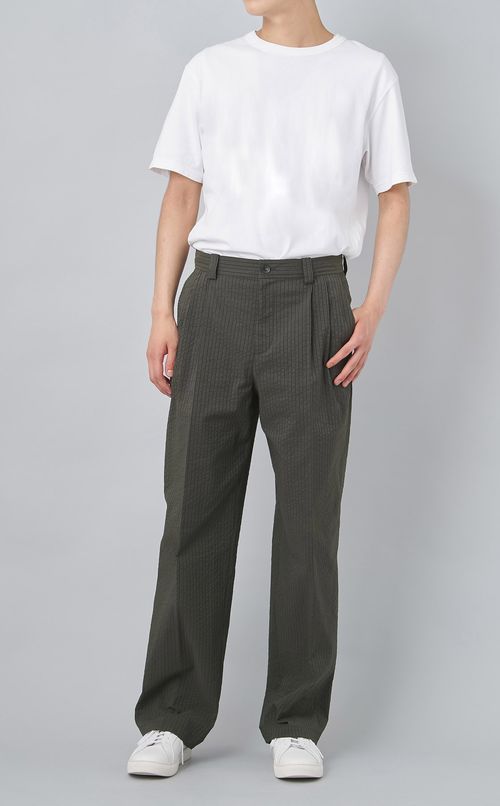 リラックスタックパンツ