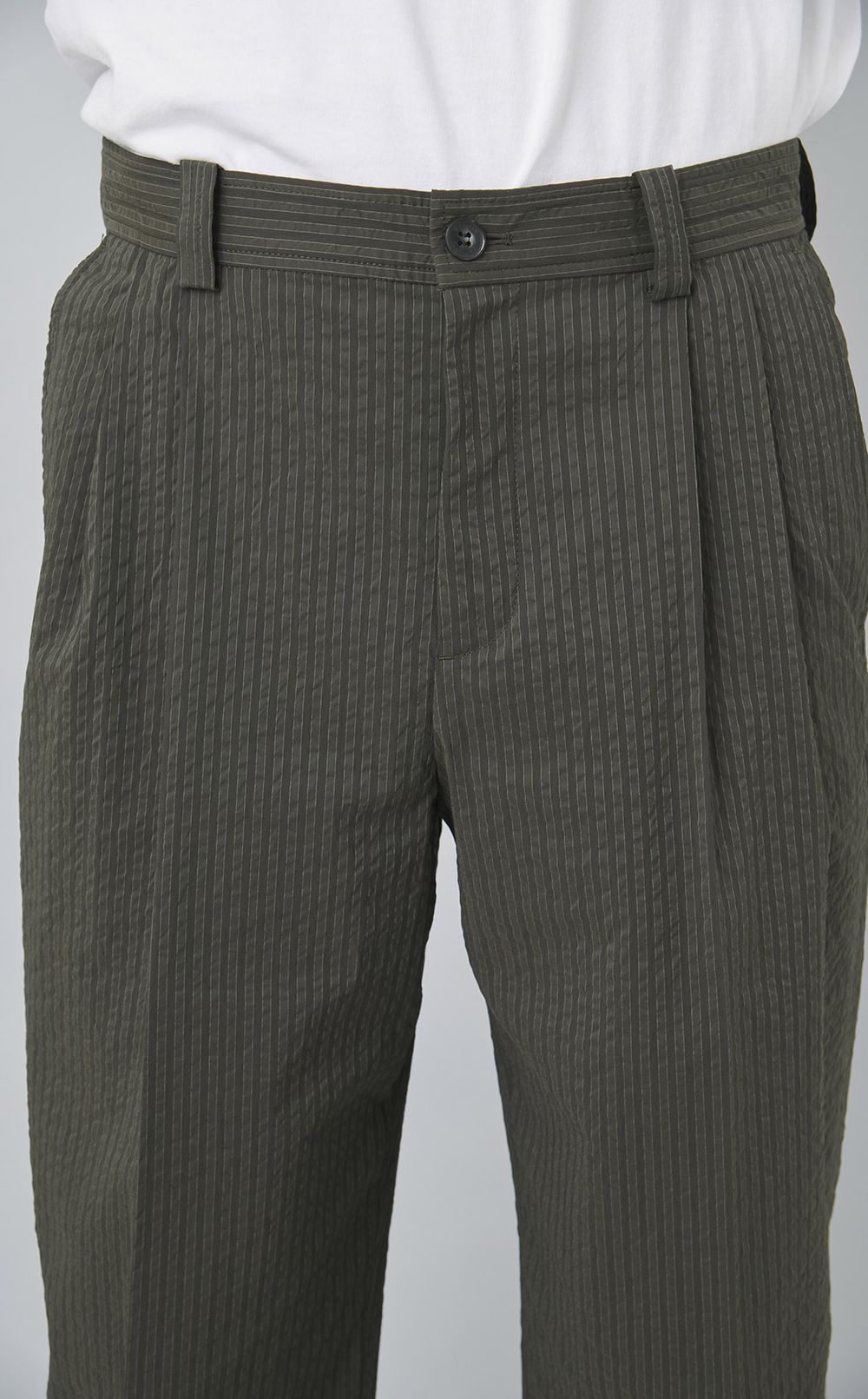 リラックスタックパンツ