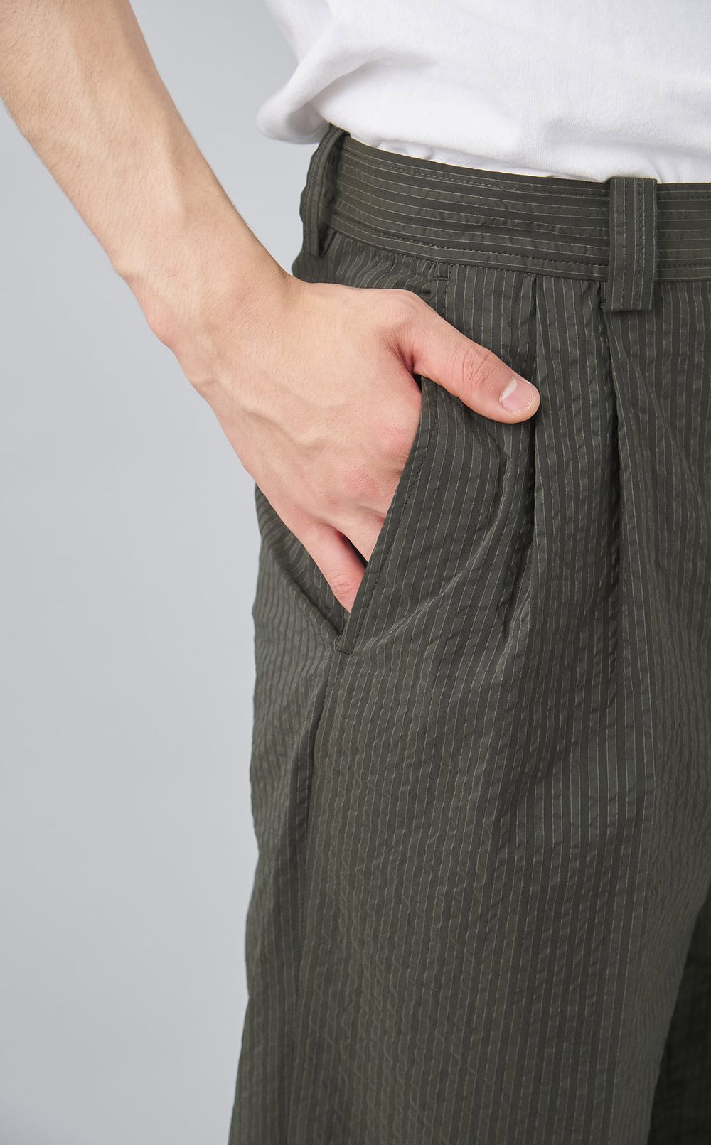 リラックスタックパンツ