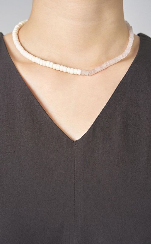 ホワイトサンズネックレス