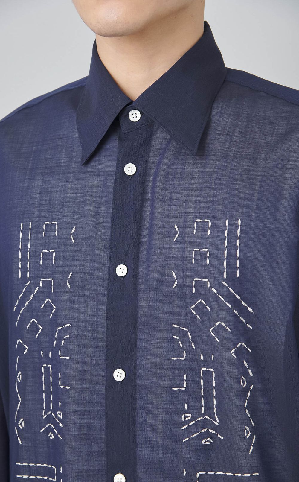 エンブロイダリーレギュラーカラーシャツ