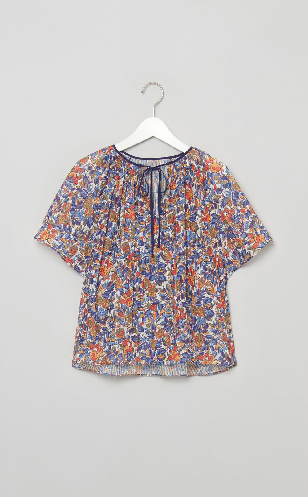 プリントギャザーフレアブラウス