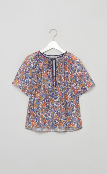 プリントギャザーフレアブラウス