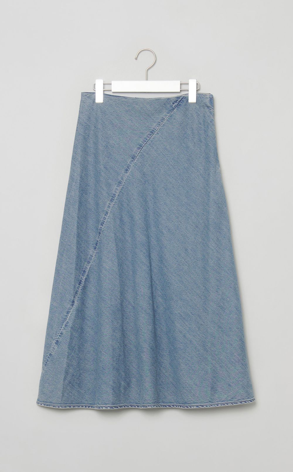 ライトデニムミディスカート