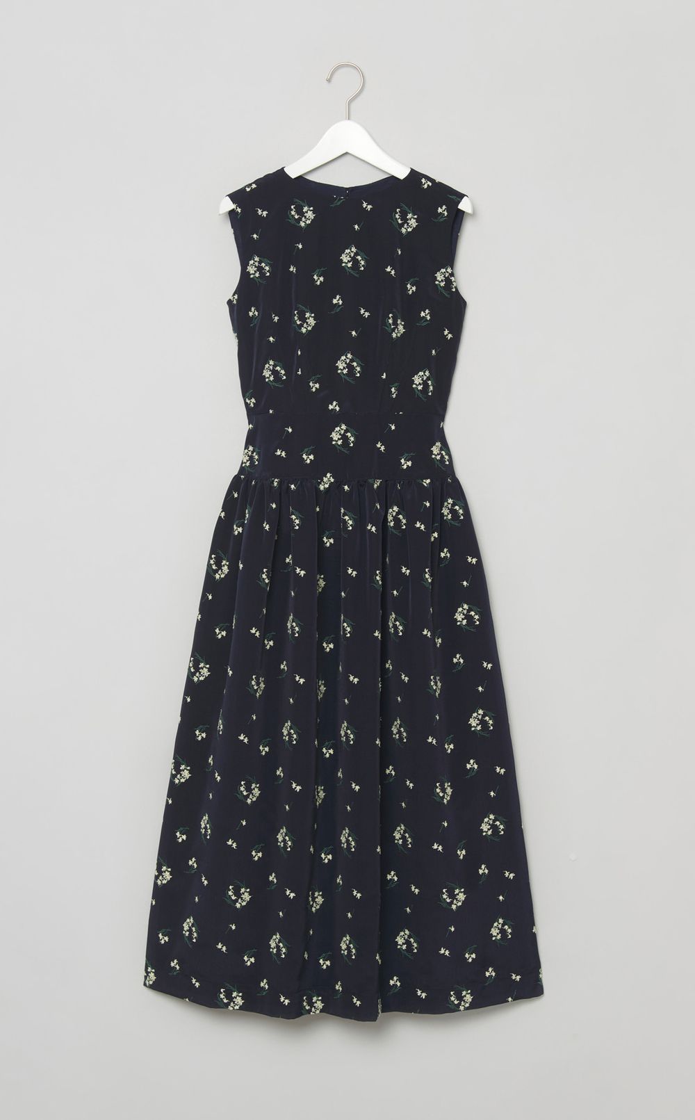 フラワーエンブロイダリーワンピース