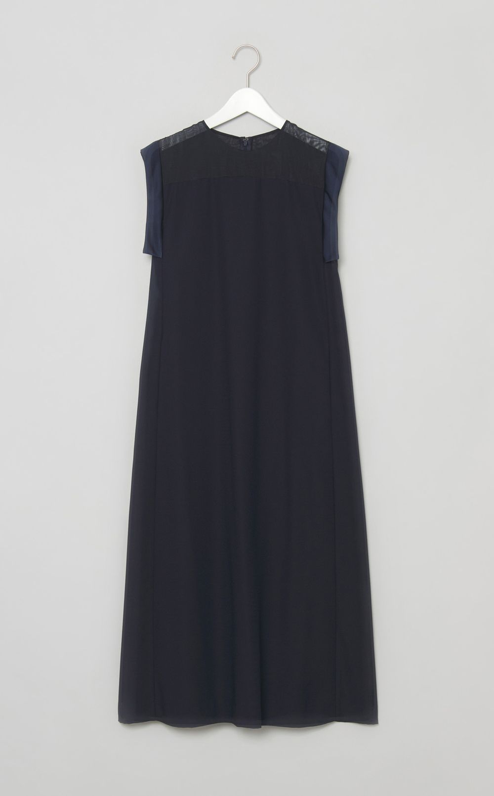 バックサテンノースリーブワンピース