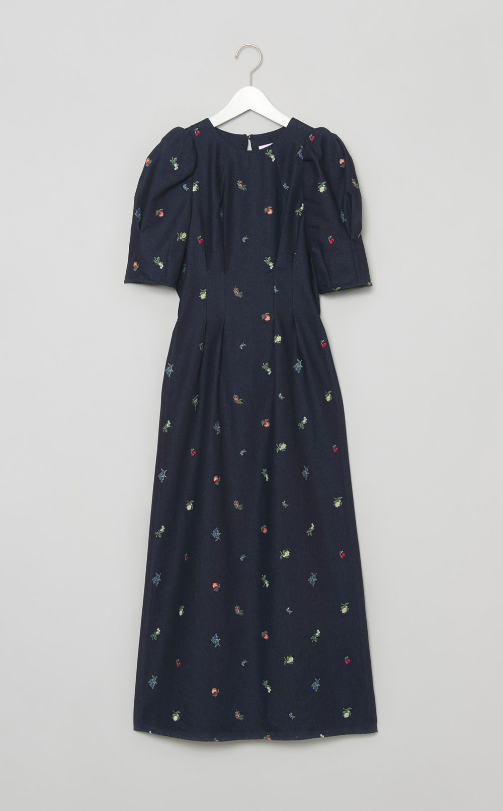 エンブロイダリーパフスリーブドレス