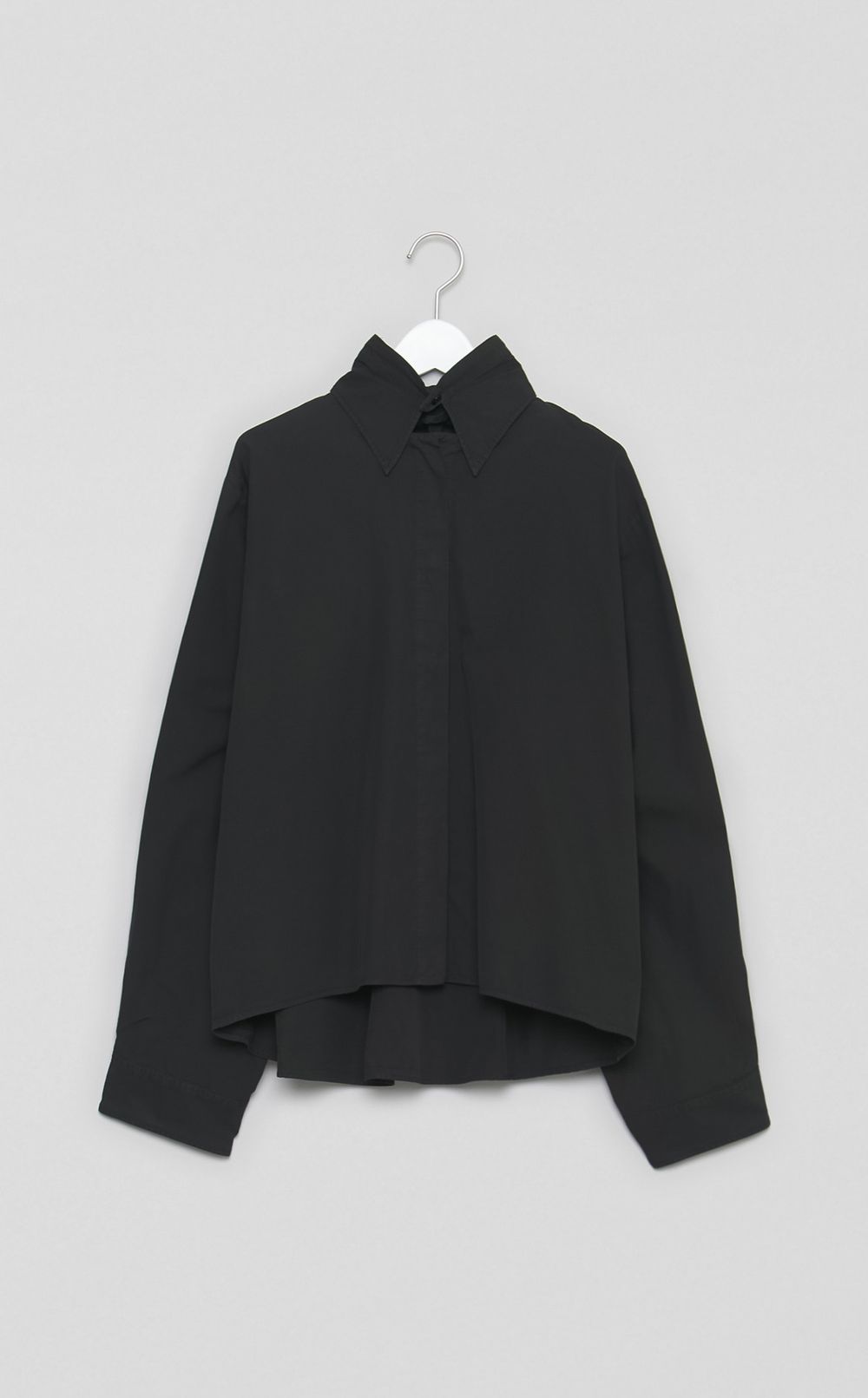 バックネックオープンシャツ