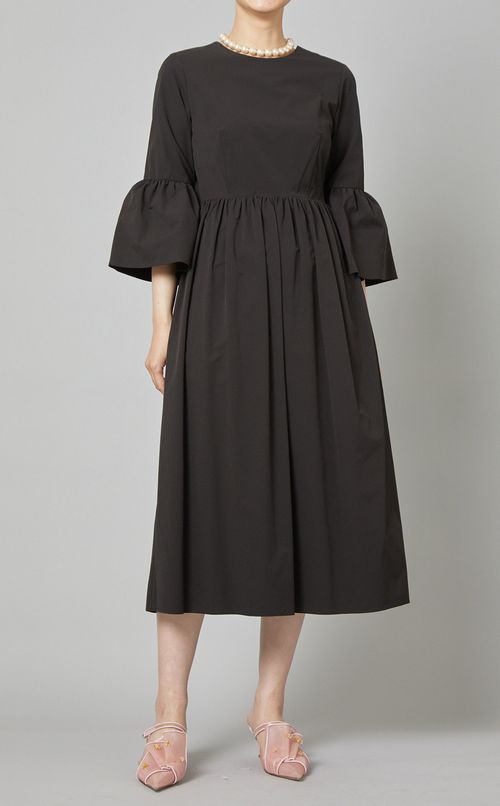 バックVフレアスリーブワンピース