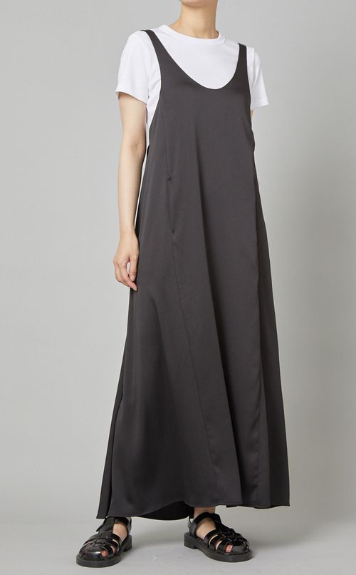 サテンロングワンピース