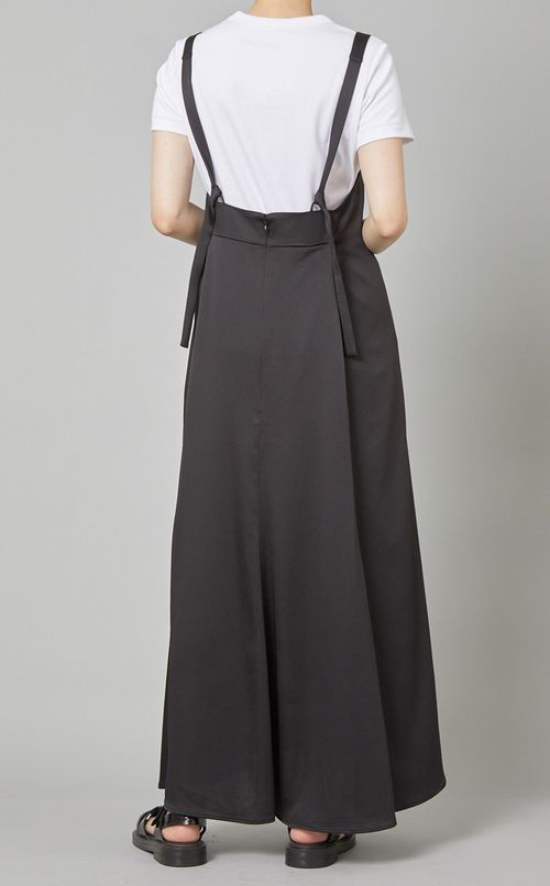 サテンロングワンピース