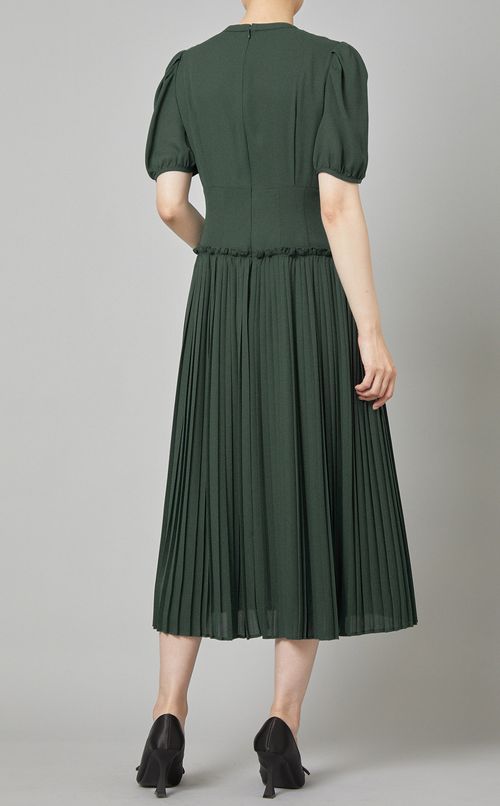 プリーツデザインシフォンワンピース