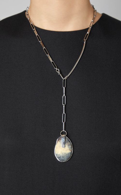 ストーンモチーフラリエット