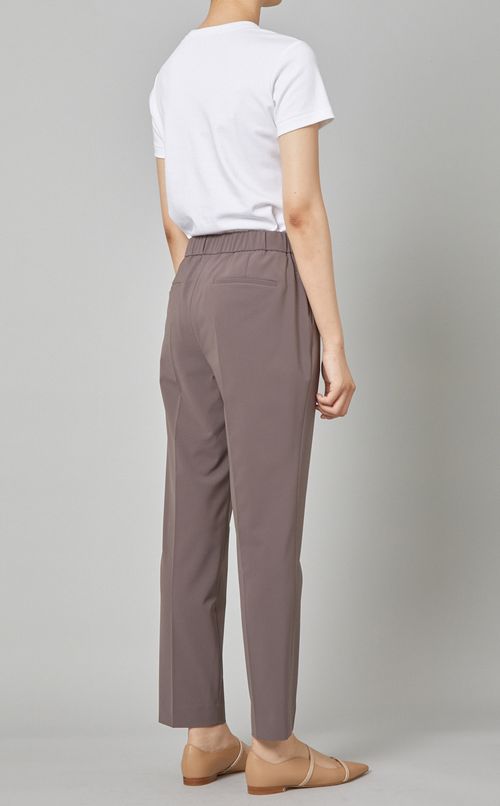 ストレッチスリムテーパードパンツ