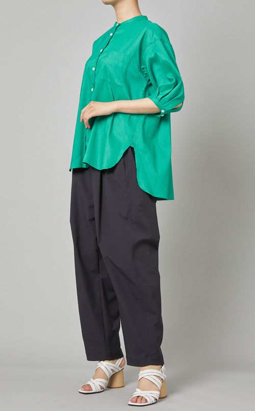 リネン混バックタックシャツ