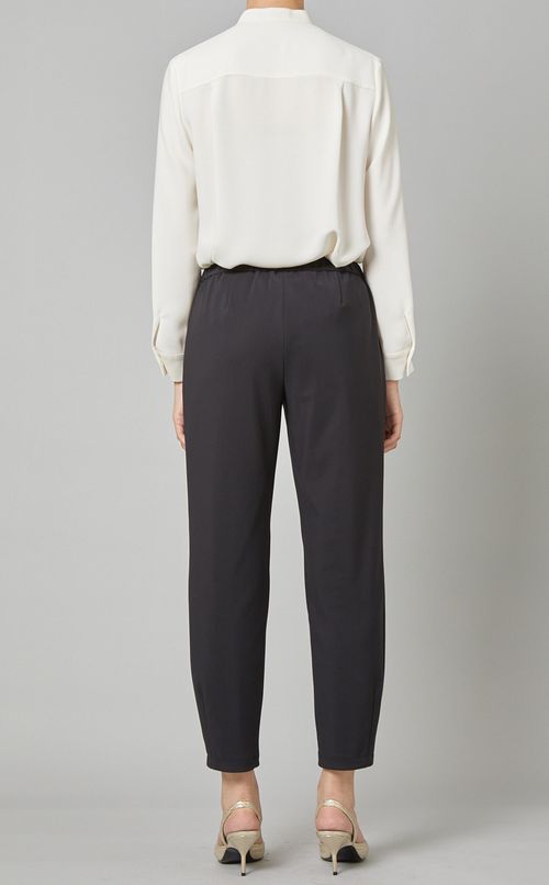 テーパードプルオンパンツ