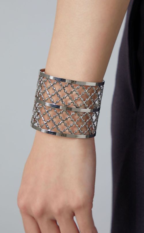 メッシュメタルバングル