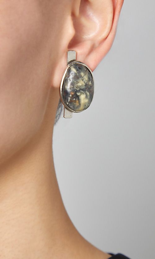 ストーンモチーフプレートイヤリング