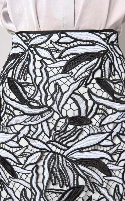 リーフレースタイトスカート