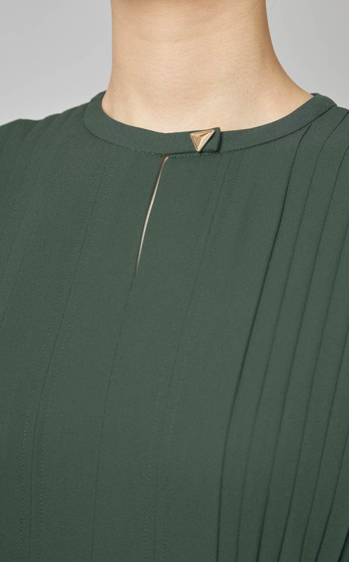 プリーツデザインシフォンワンピース