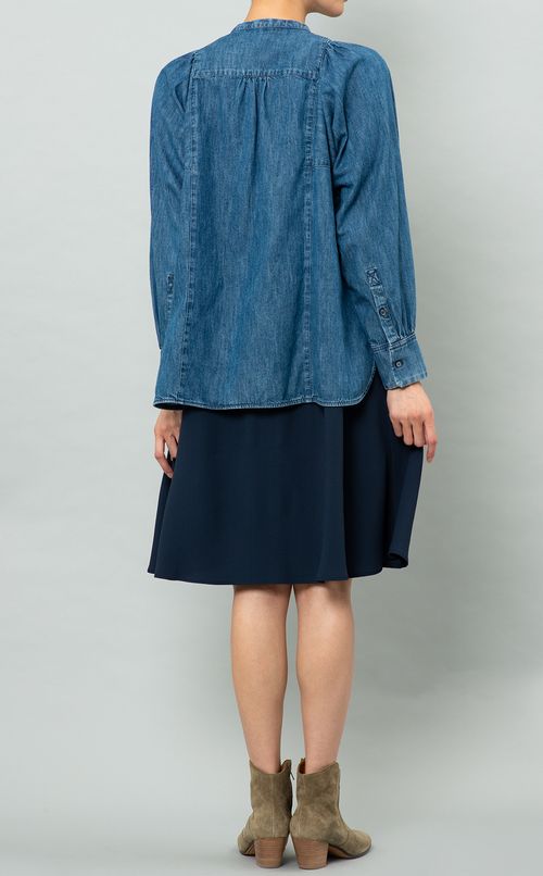 スタンドカラーデニムシャツ