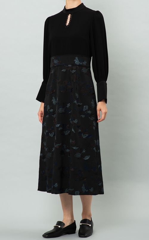 フラワー刺繍切替ワンピース