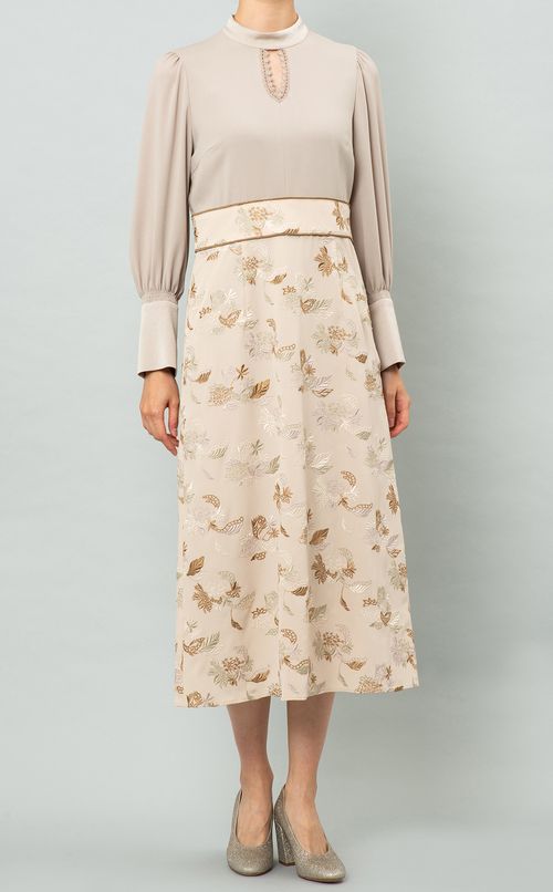 フラワー刺繍切替ワンピース