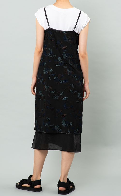 フラワー刺繍キャミソールワンピース