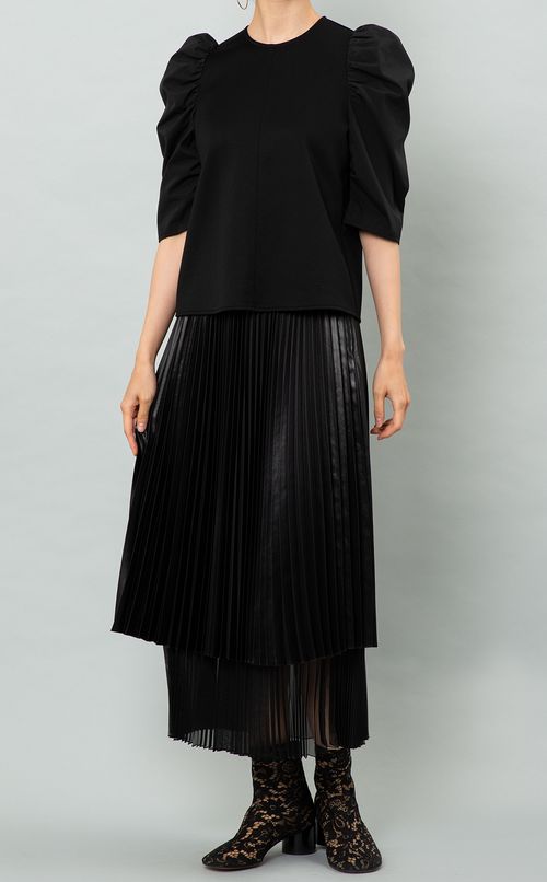 クルーネックギャザースリーブブラウス