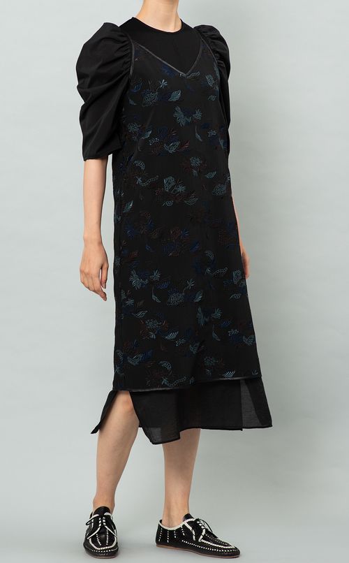 クルーネックギャザースリーブブラウス