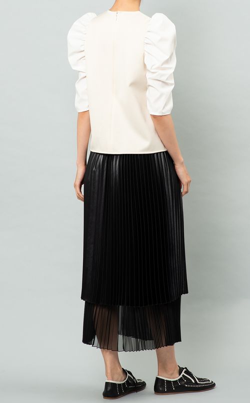 クルーネックギャザースリーブブラウス