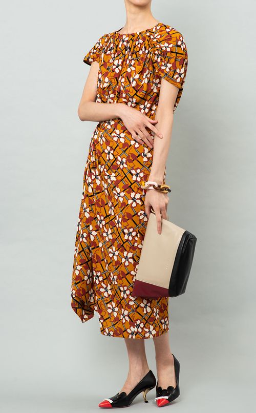 フラワープリントワンピース