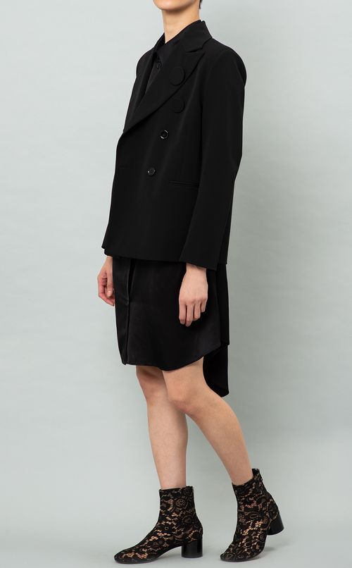 バッジ付ピークドラペルダブルジャケット